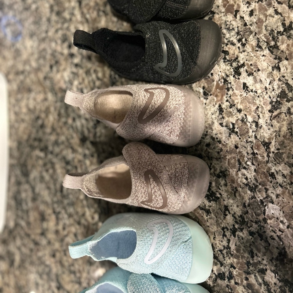 Nike Swoosh 1 Toddler Slip-On Sneakers - Black, Beige, Blue * gently used*